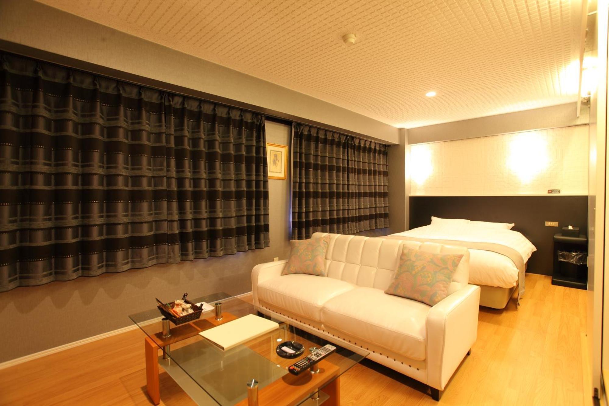 Town Hotel 41 Kanazawa Bagian luar foto