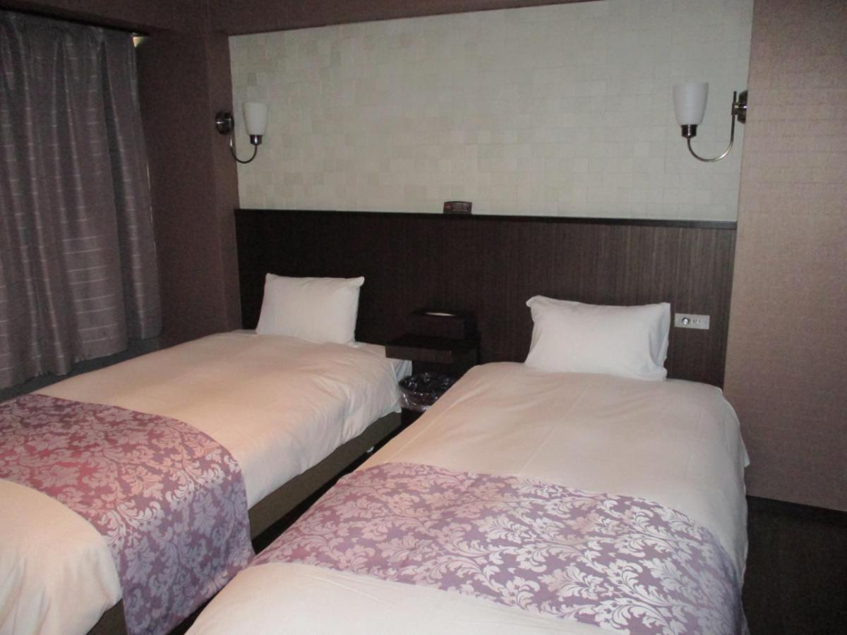 Town Hotel 41 Kanazawa Bagian luar foto