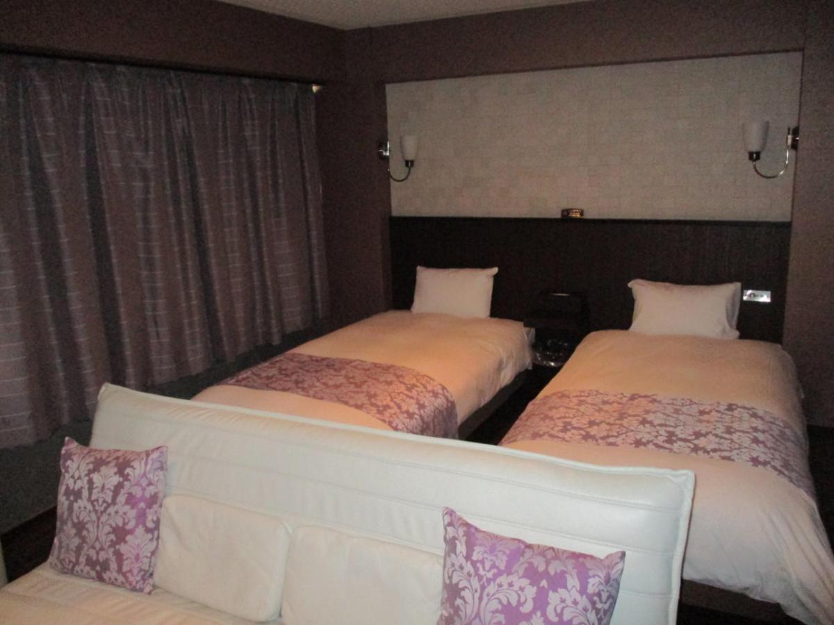 Town Hotel 41 Kanazawa Bagian luar foto