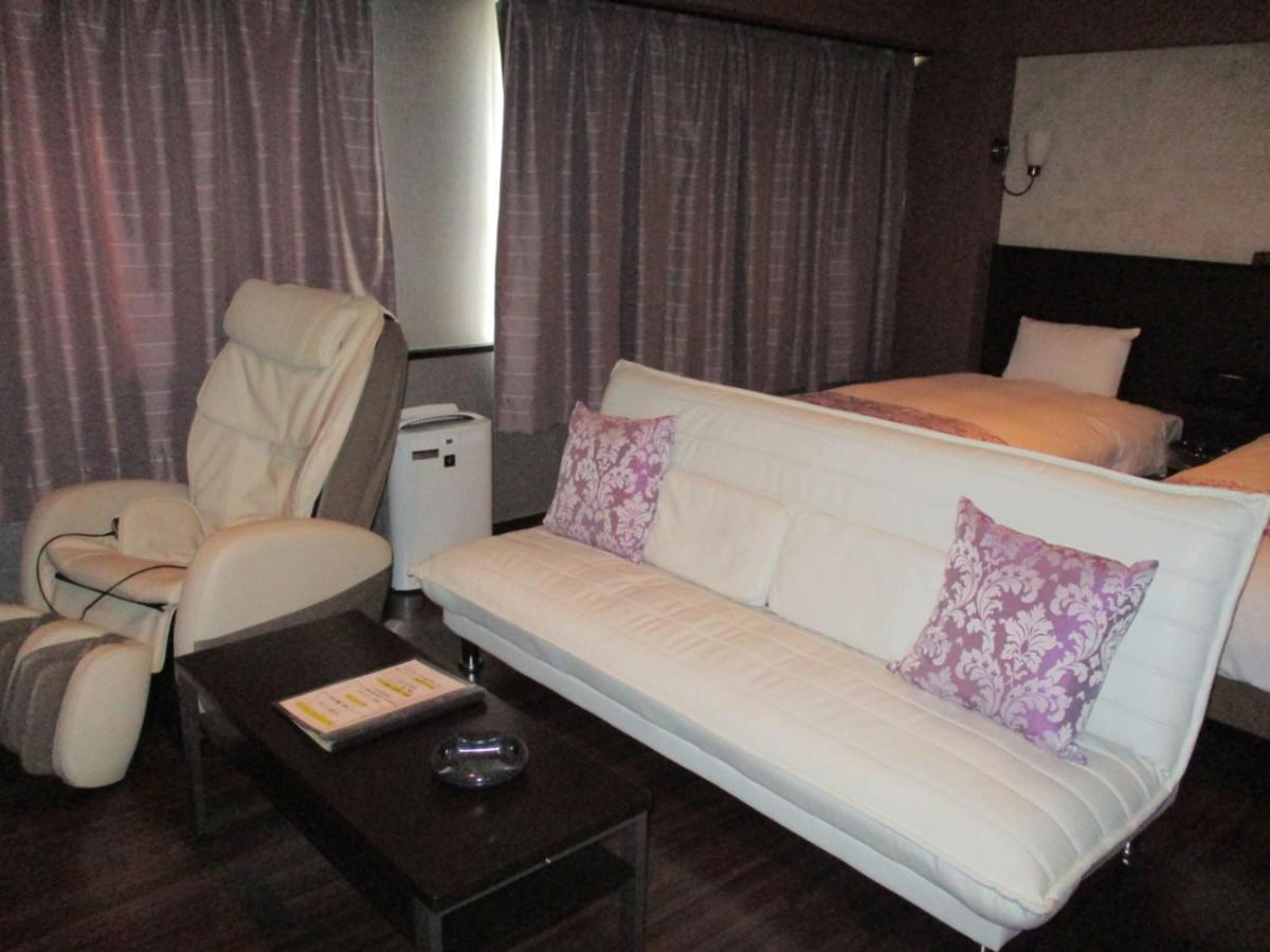 Town Hotel 41 Kanazawa Bagian luar foto