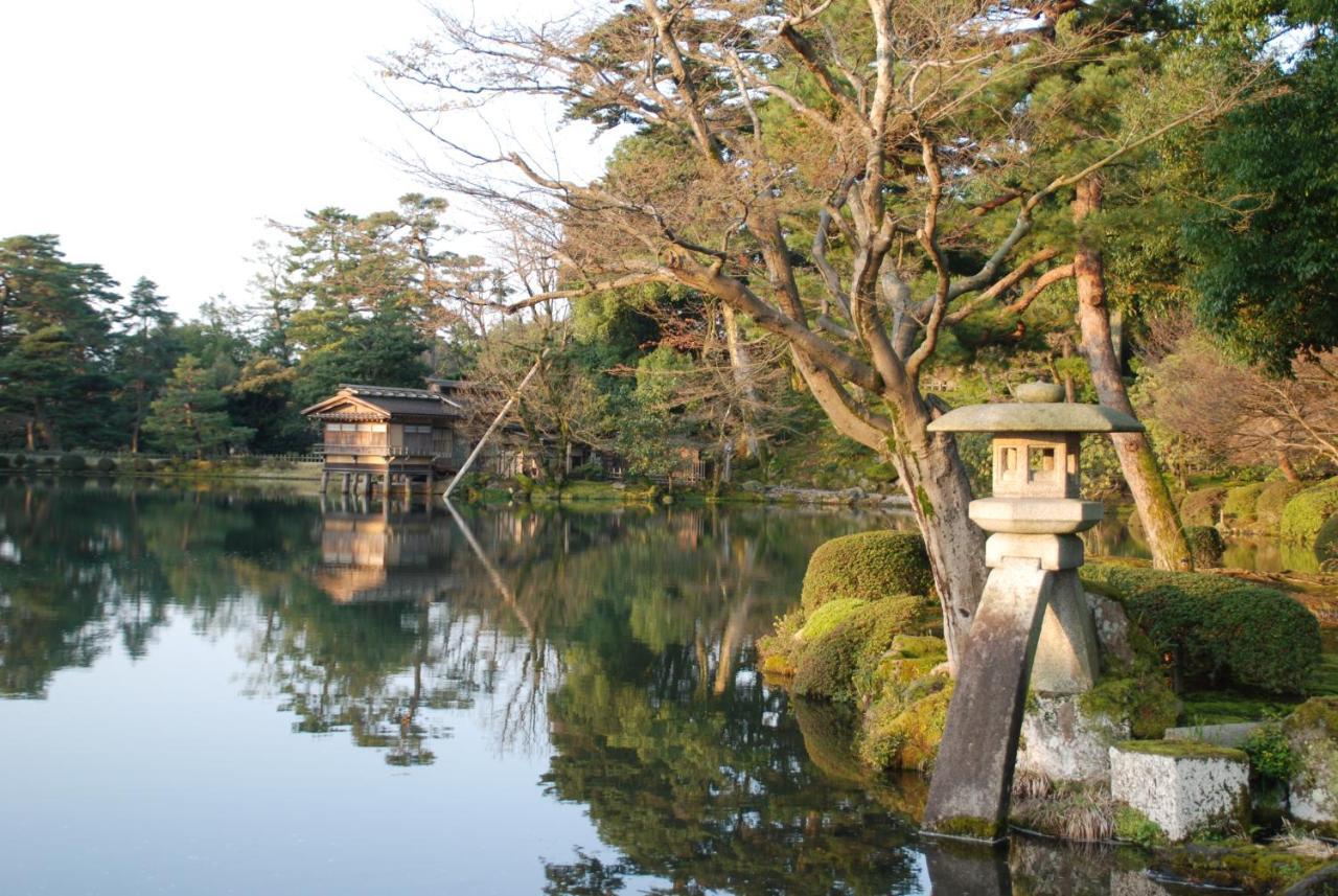 Town Hotel 41 Kanazawa Bagian luar foto